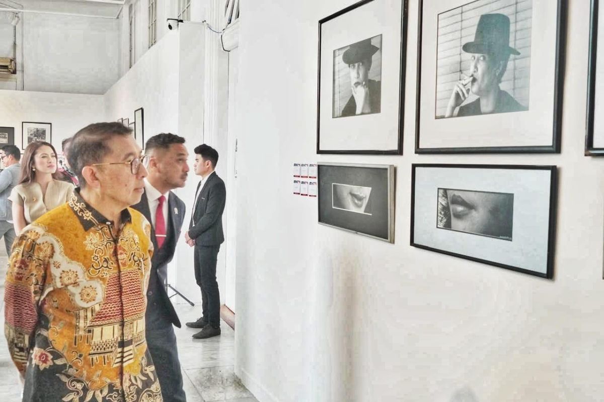 fadli-zon-hidupkan-semangat-bung-karno-lewat-pameran-foto-sejarah-nusantara-2025